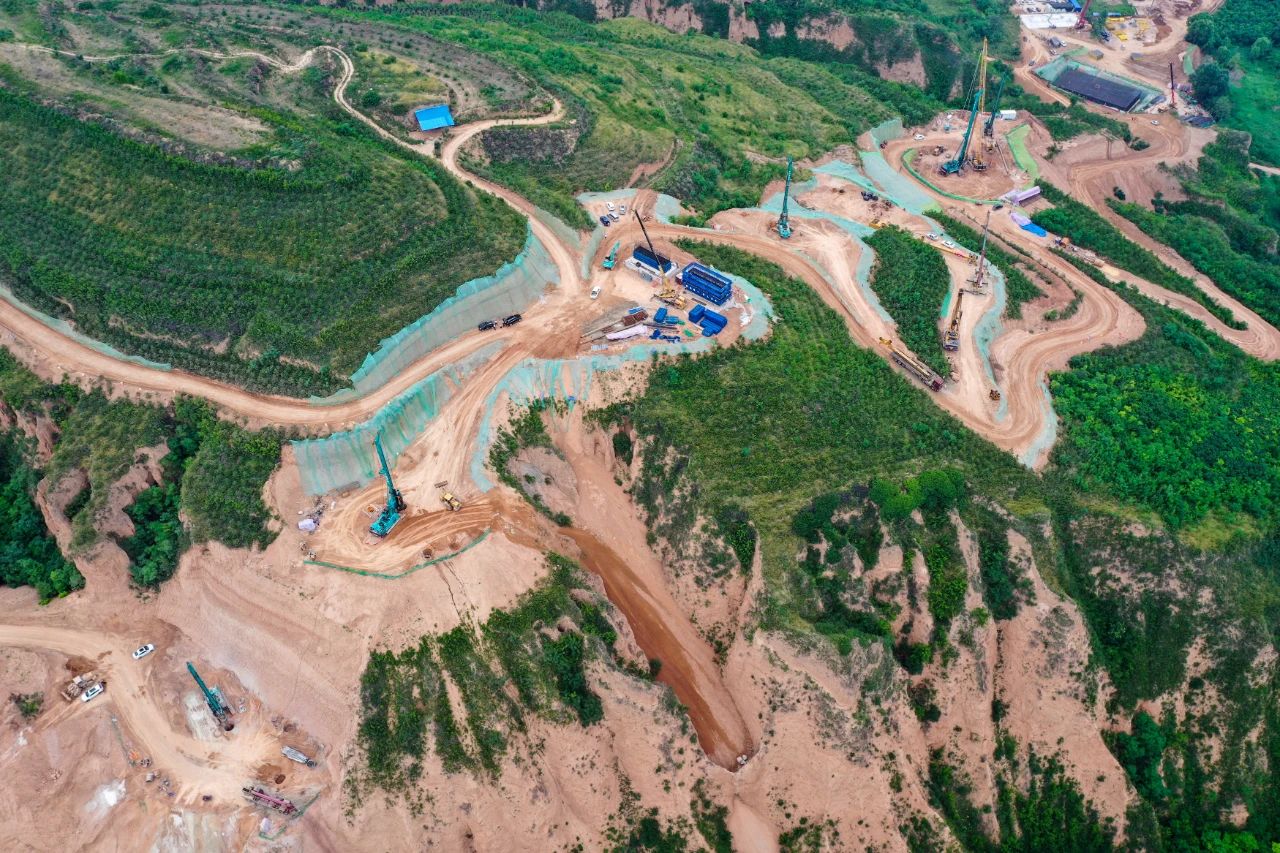 天塹施工，玉皇閣二號特大橋樁基主力軍是山河智能旋挖鉆機 | 百年風華筑錦繡山河（3）